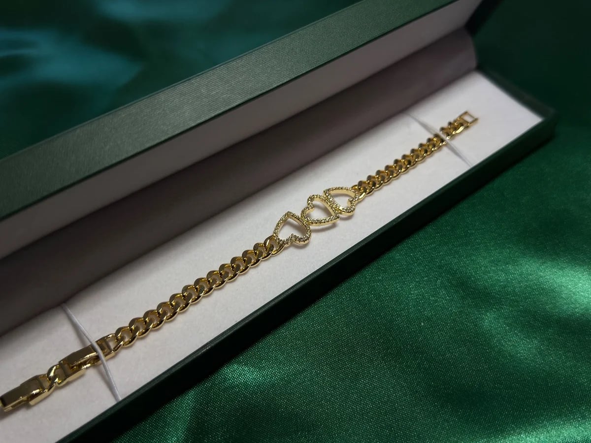 Pulsera Chapa de Oro 18k Cadena Herrería y Corazones — vista 2