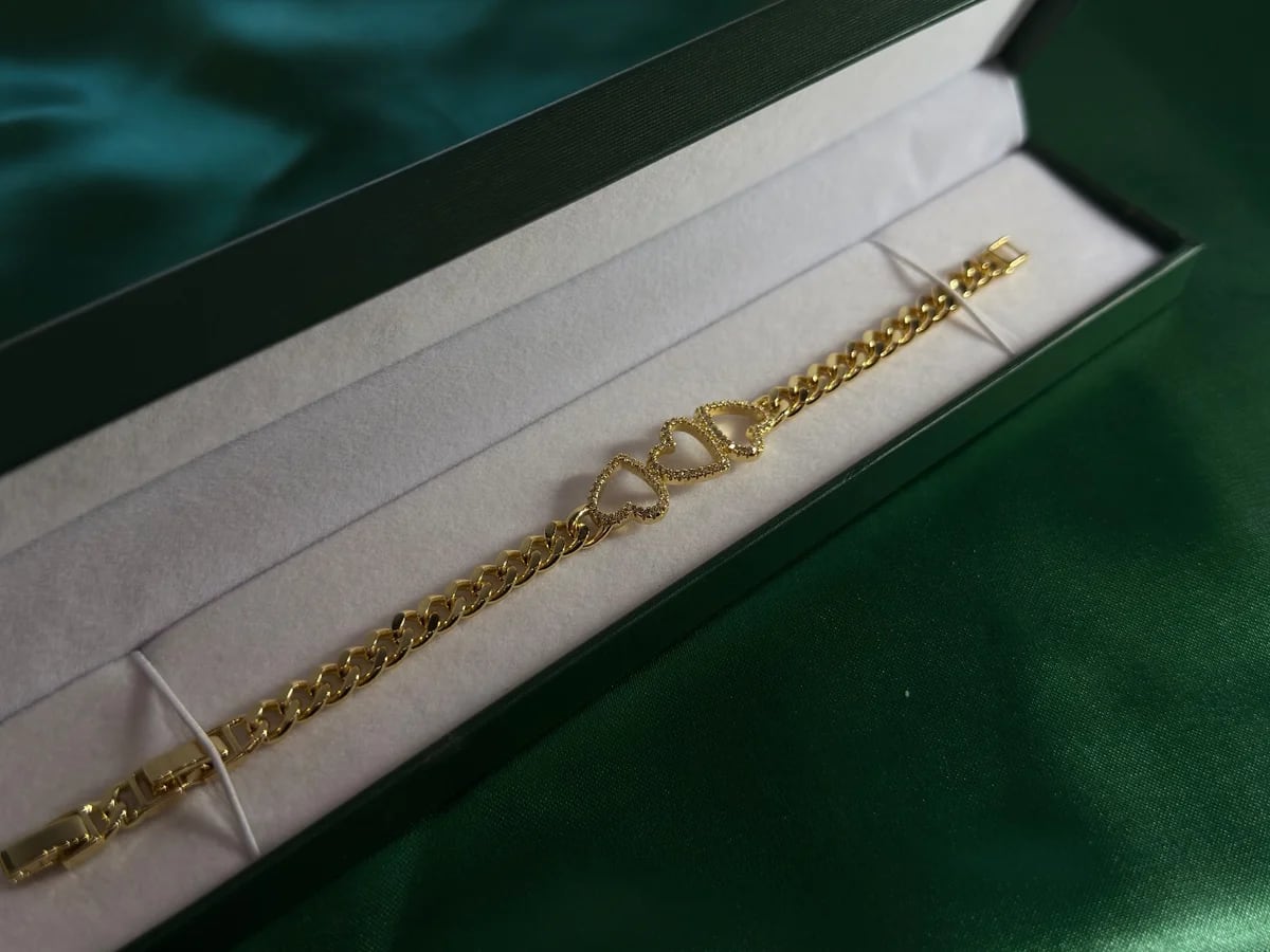 Pulsera Chapa de Oro 18k Cadena Herrería y Corazones — vista 3