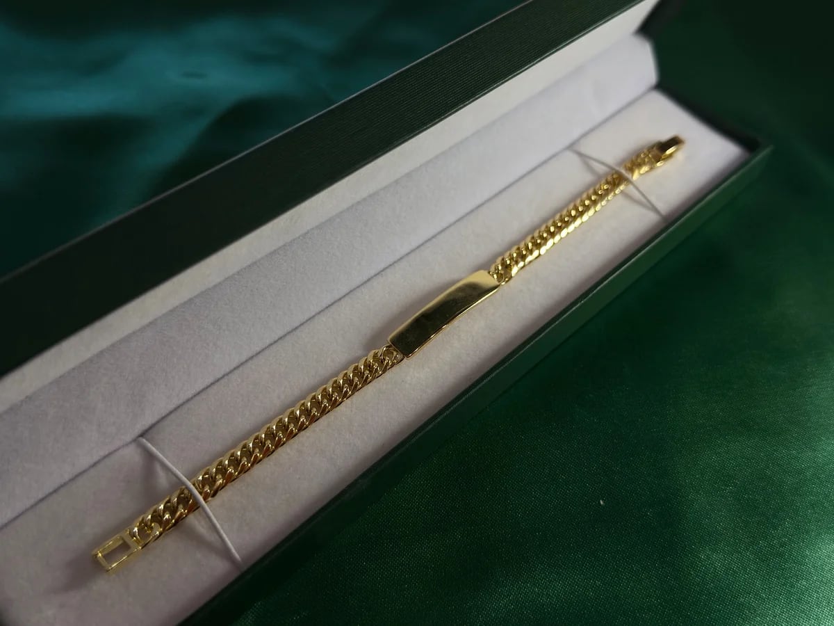Pulsera Tipo Cubana con Placa en Chapa de Oro 18k — vista 2