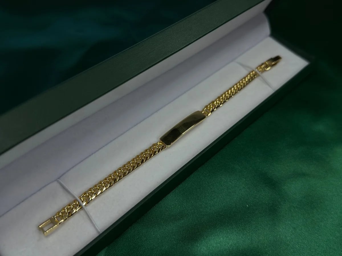 Pulsera Tipo Cubana con Placa en Chapa de Oro 18k — vista 4