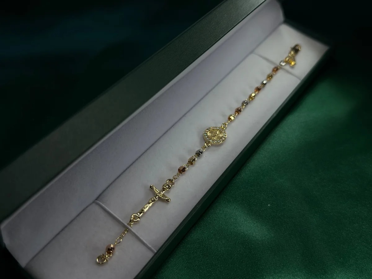Pulsera Cruz Dorada Chapa de Oro 18k — vista 2