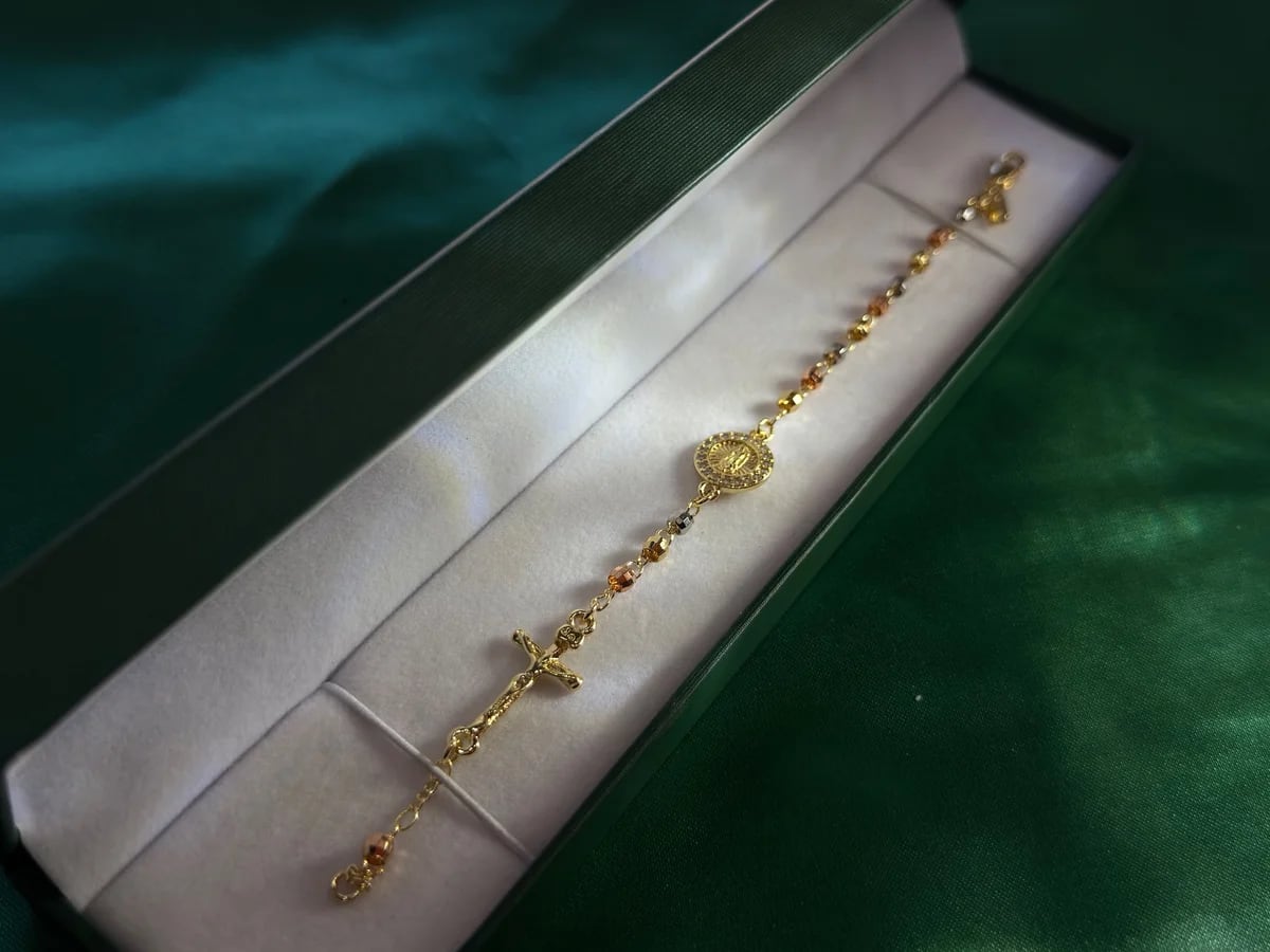 Pulsera Cruz Dorada Chapa de Oro 18k — vista 4