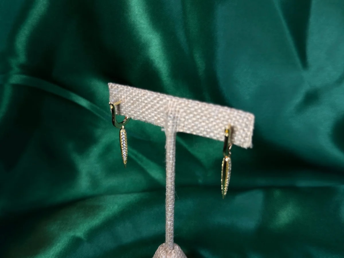 Aretes Largos con Perfil Laminado en Chapa de Oro 18k — vista 2