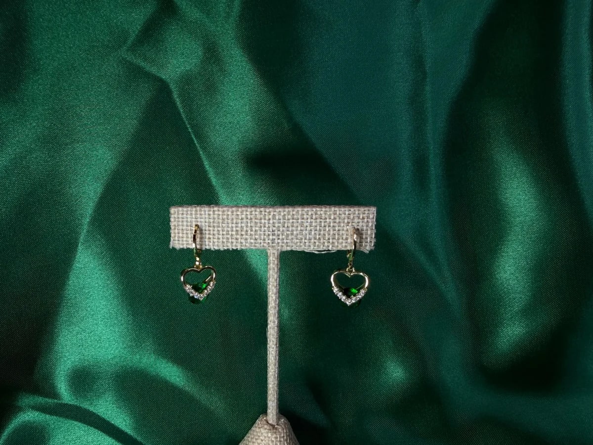 Aretes Largos Corazón Brillante en Chapa de Oro 18k — vista 3