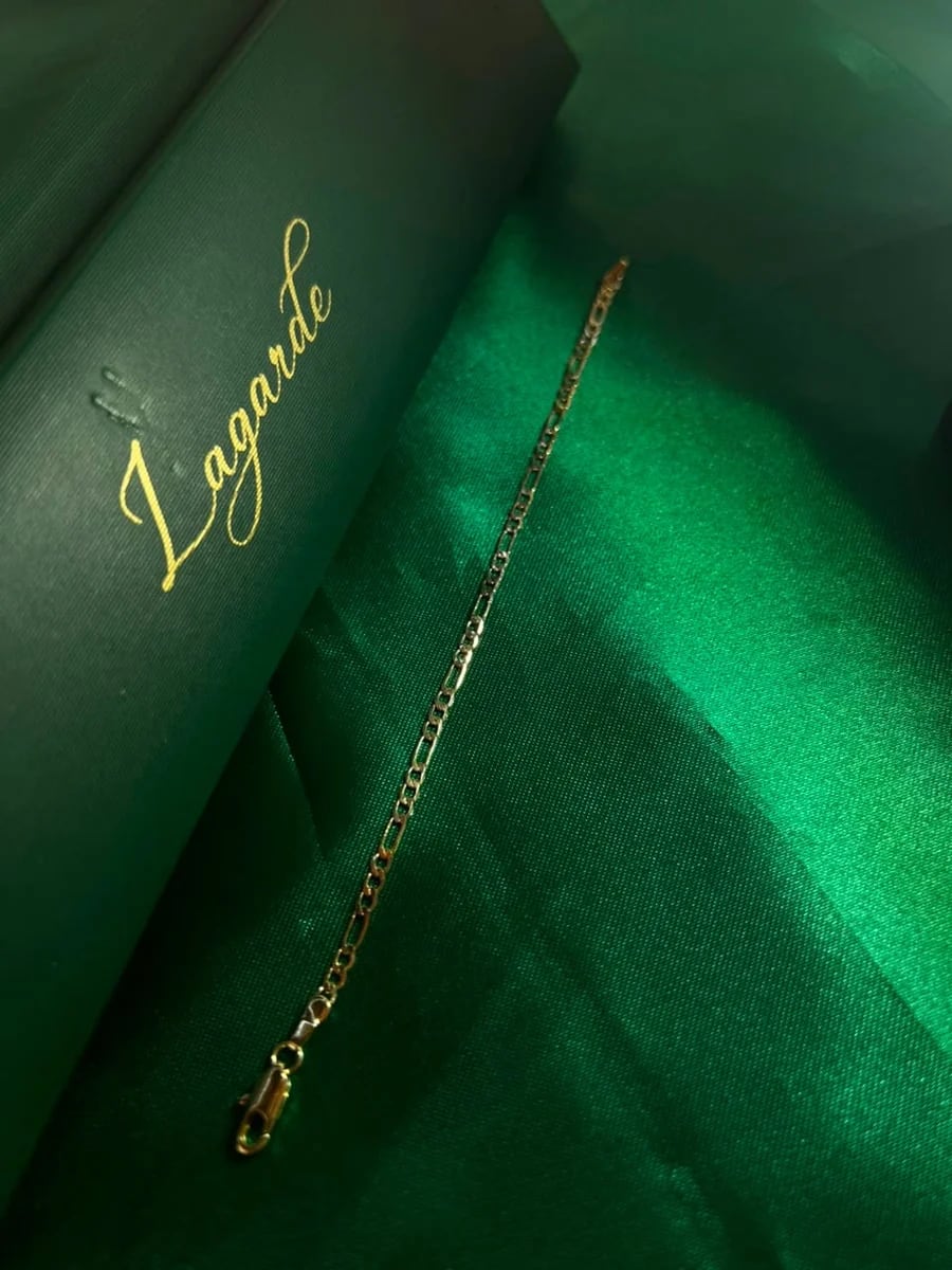 Pulsera Cadena Dorada Clásica en Chapa de Oro 18k — vista 4