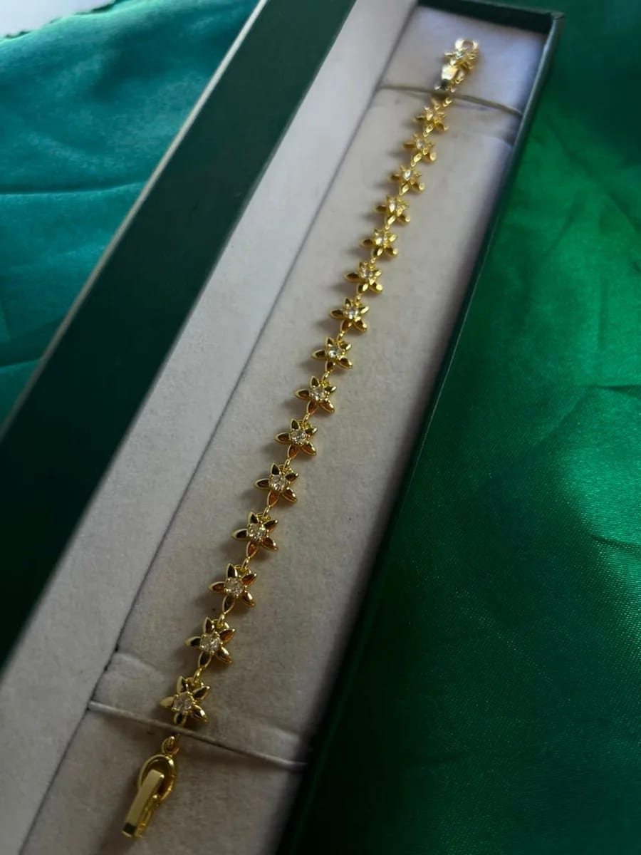 Pulsera de Flores Estrella Llamativa en Chapa de Oro 18k — vista 2