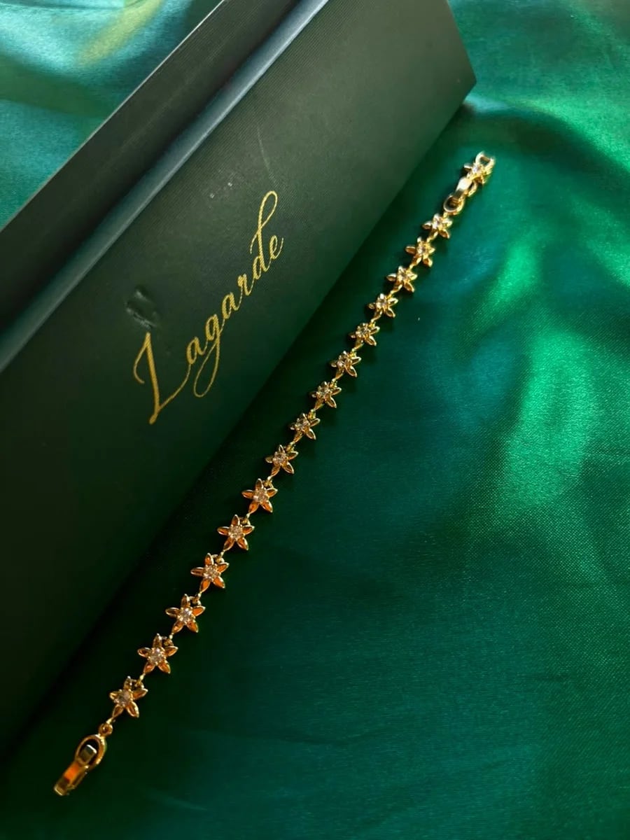 Pulsera de Flores Estrella Llamativa en Chapa de Oro 18k — vista 3