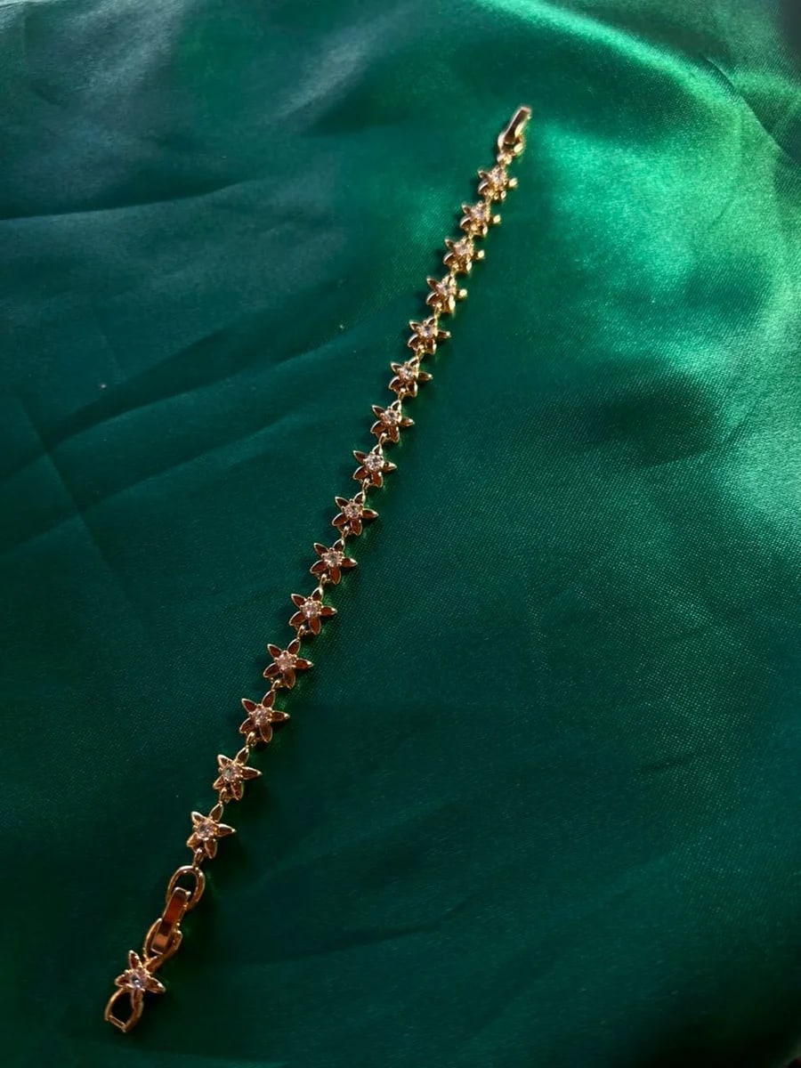Pulsera de Flores Estrella Llamativa en Chapa de Oro 18k — vista 5