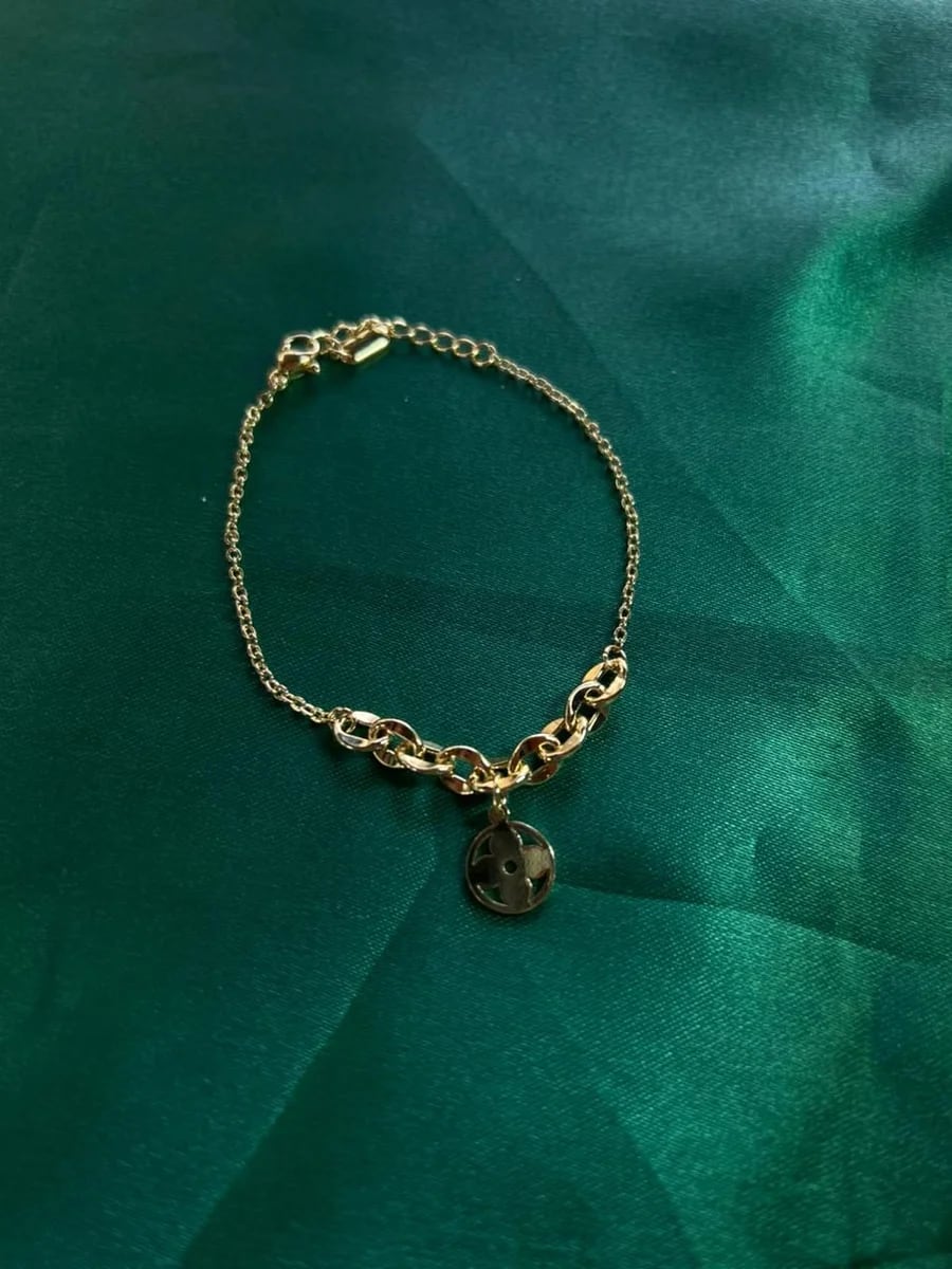 Pulsera eslabon y rueda trebol en Chapa de Oro — vista 5