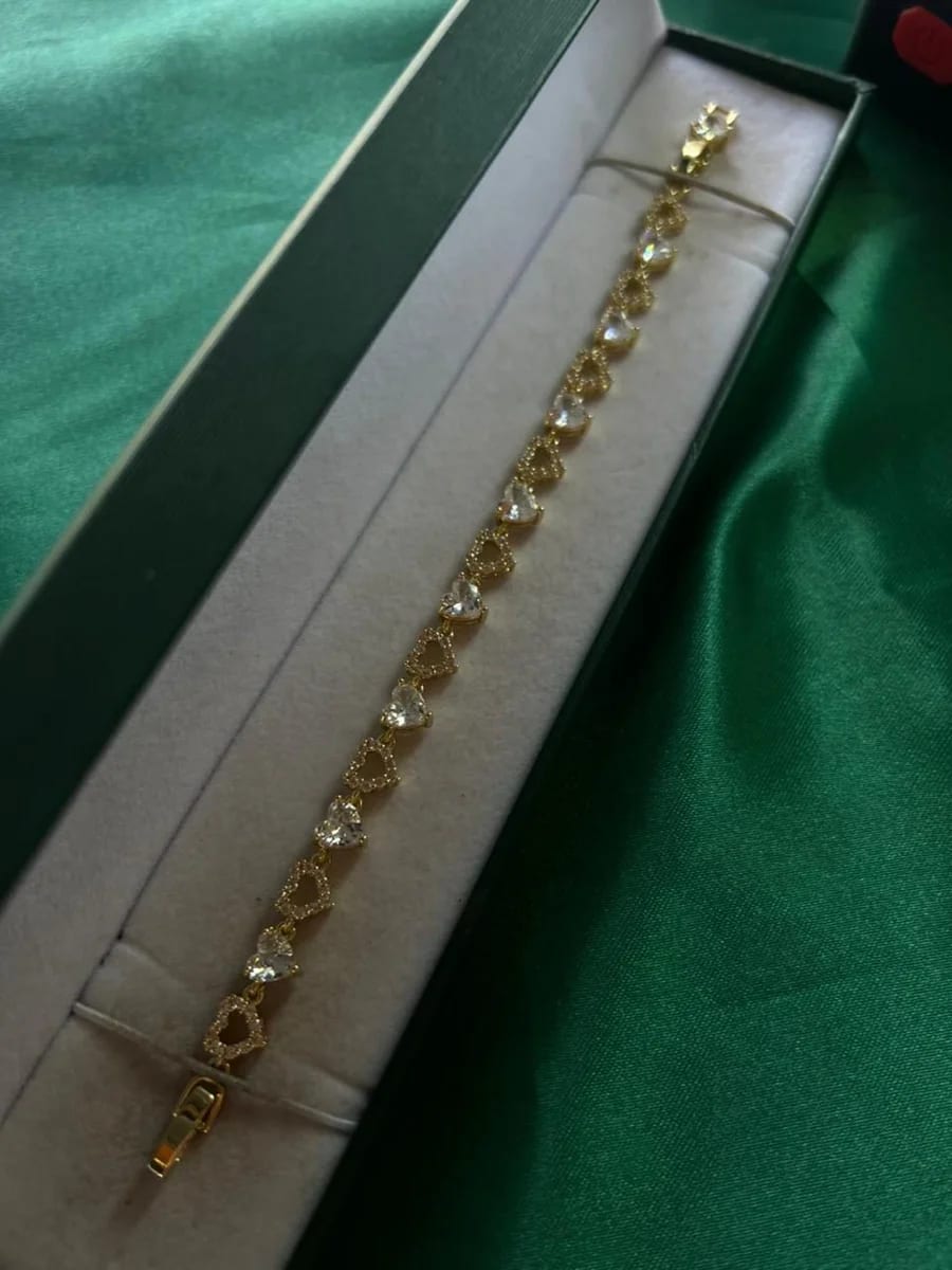 Pulsera Corazones Traslúcidos y Brillantes en Chapa de Oro 18k — vista 2