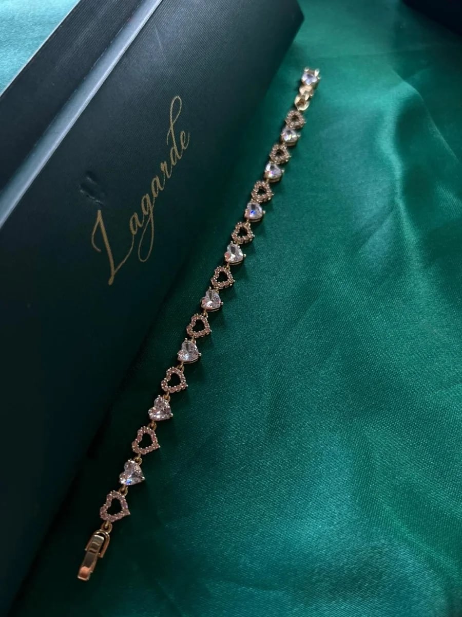 Pulsera Corazones Traslúcidos y Brillantes en Chapa de Oro 18k — vista 3