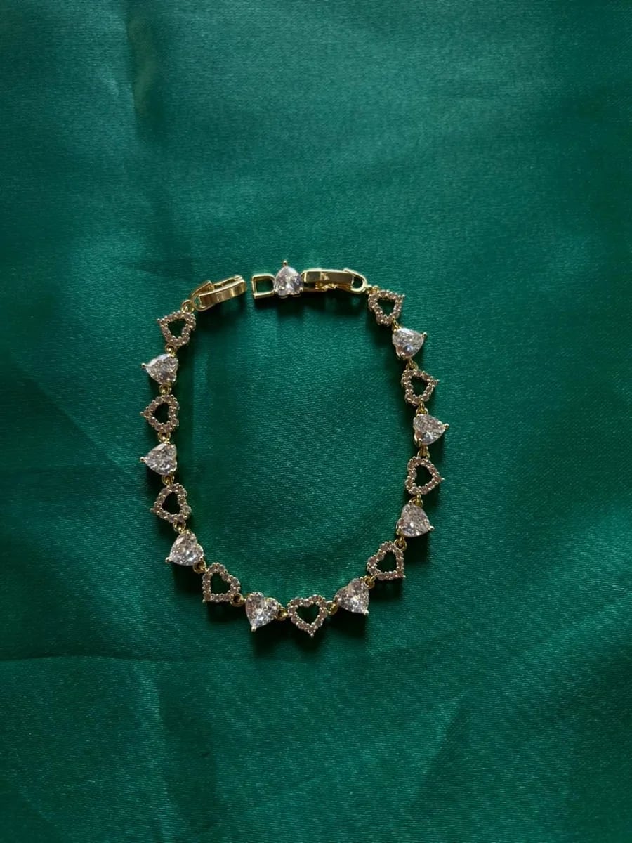 Pulsera Corazones Traslúcidos y Brillantes en Chapa de Oro 18k — vista 4