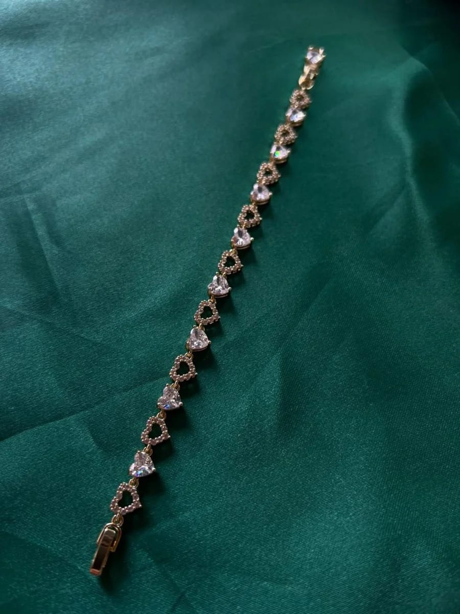 Pulsera Corazones Traslúcidos y Brillantes en Chapa de Oro 18k — vista 5