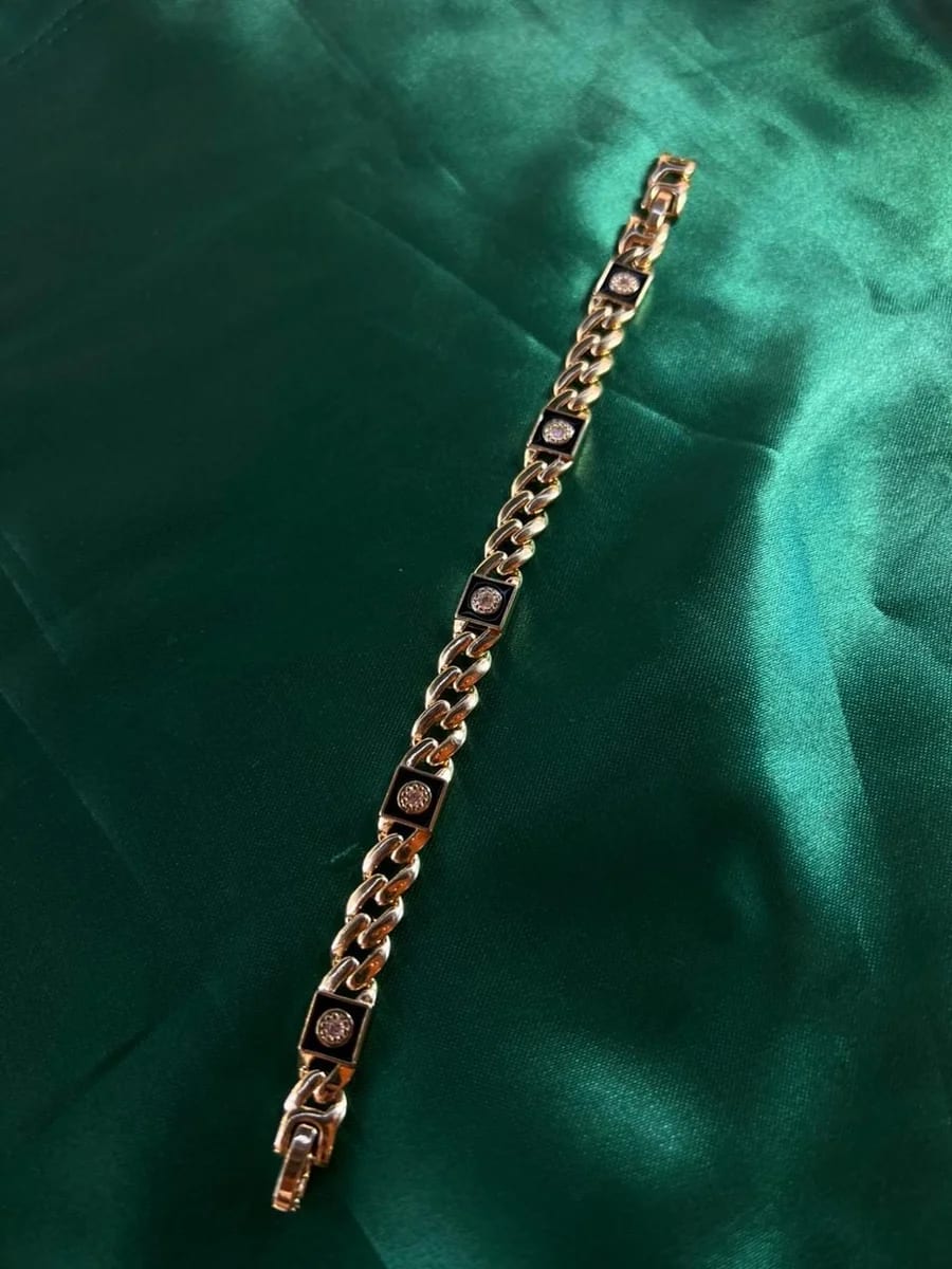 Pulsera Eslabones Cuadrados Negros con Chapa de Oro 18k — vista 3