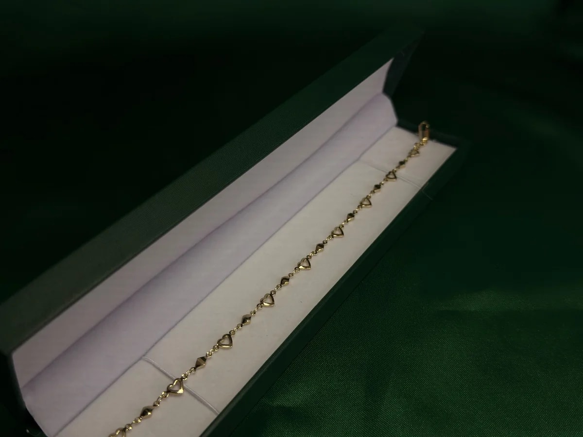 Pulsera Delicada de Corazones en Chapa de Oro 18k — vista 2