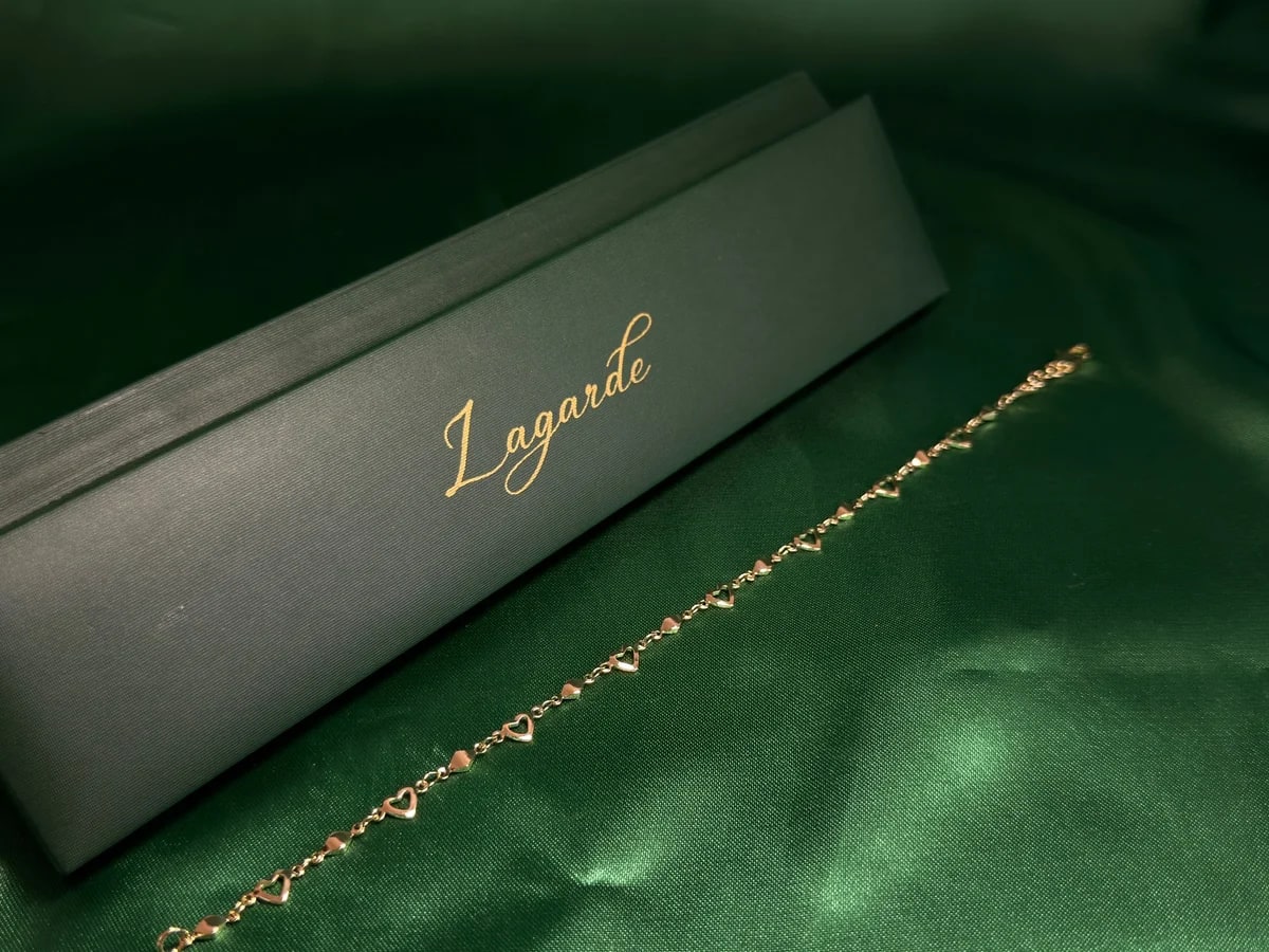 Pulsera Delicada de Corazones en Chapa de Oro 18k — vista 4