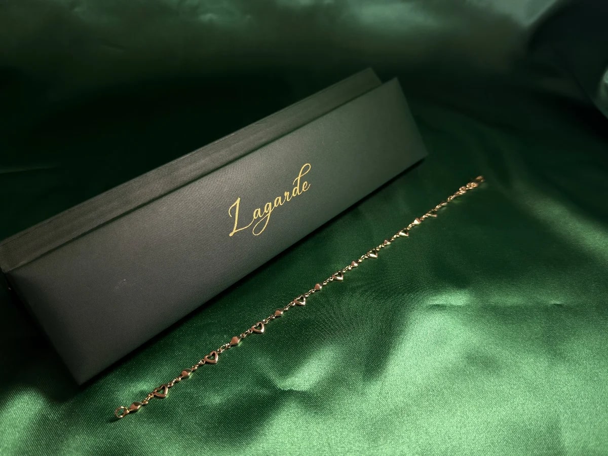 Pulsera Delicada de Corazones en Chapa de Oro 18k — vista 5