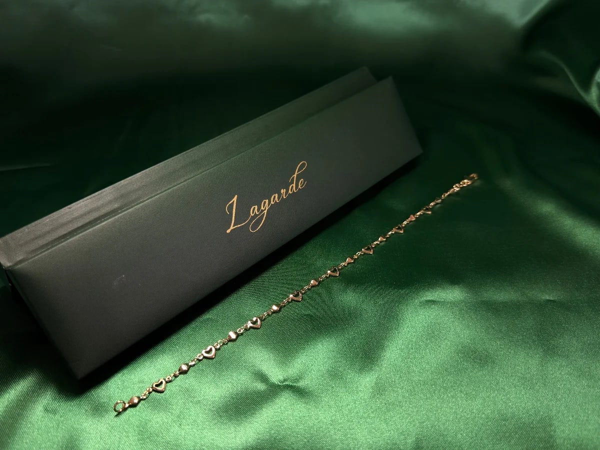 Pulsera Delicada de Corazones en Chapa de Oro 18k — vista 6