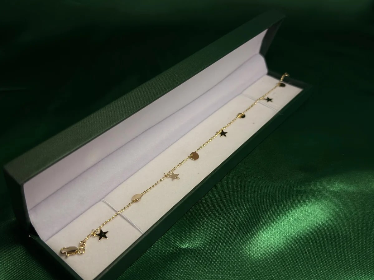 Pulsera Delicada Estrellas Colgantes en Chapa de Oro 18k — vista 2