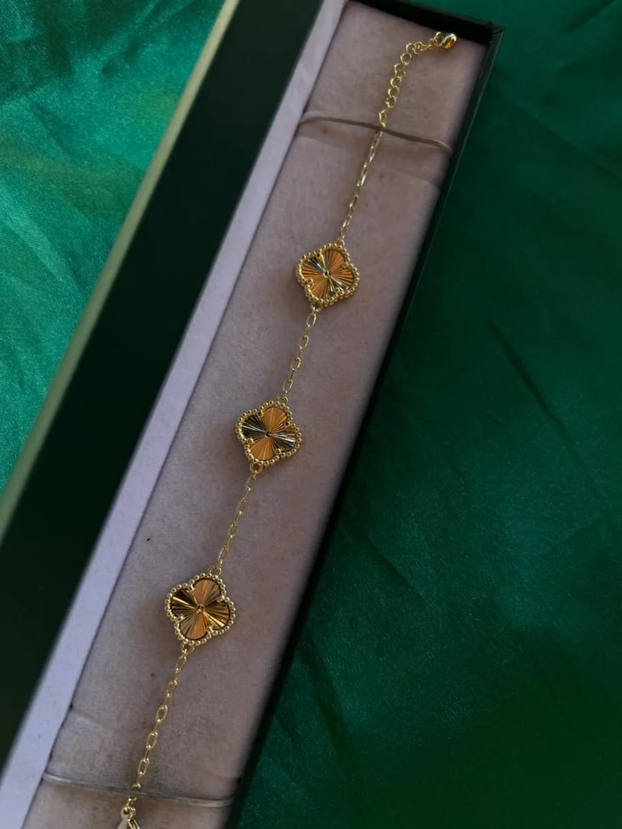 Pulsera Tréboles Texturizados en Chapa de Oro 18k — vista 2