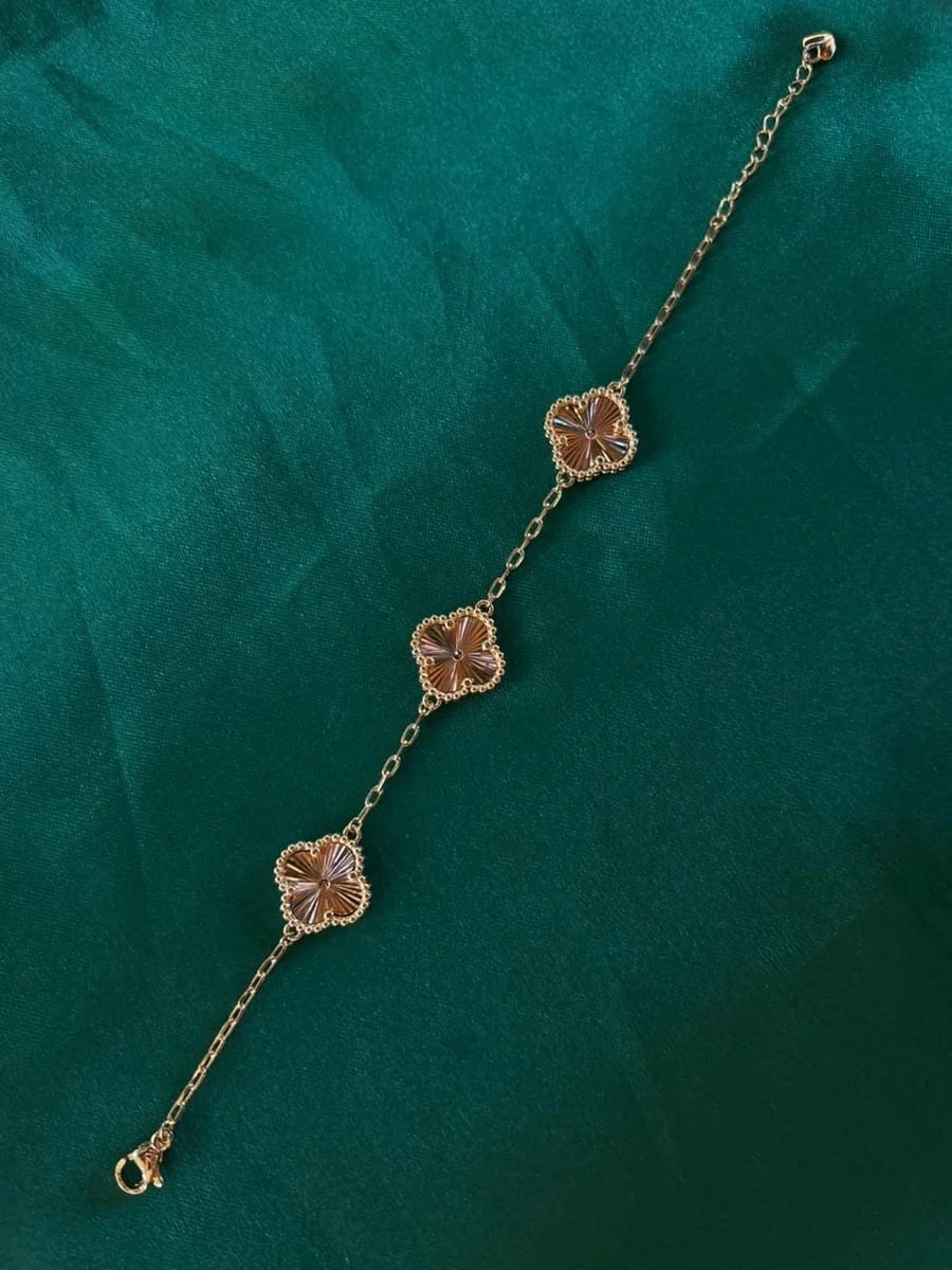 Pulsera Tréboles Texturizados en Chapa de Oro 18k — vista 4