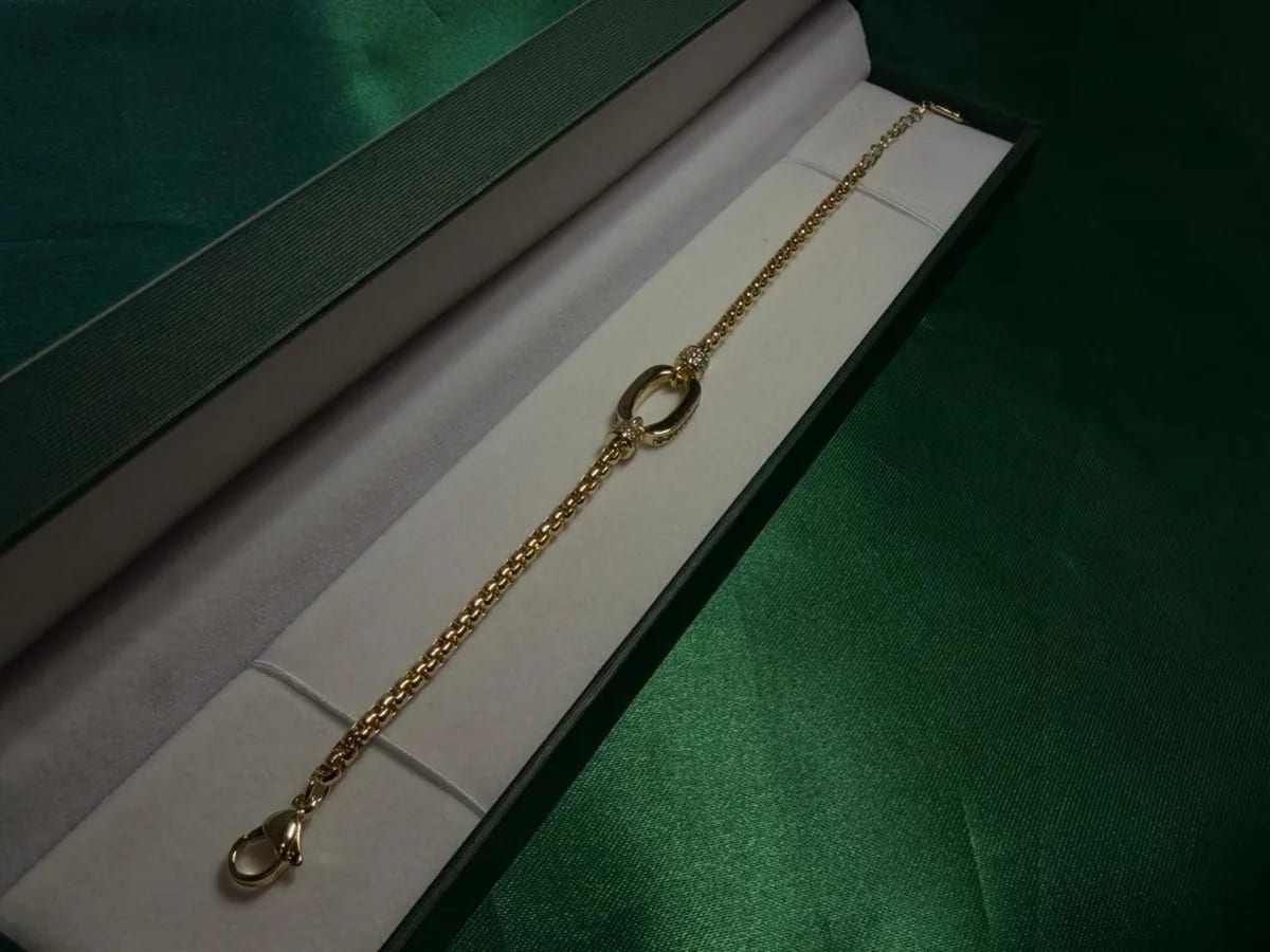 Pulsera Dije Ovalado Central en Chapa de Oro 18k — vista 2