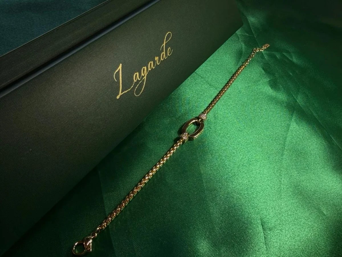 Pulsera Dije Ovalado Central en Chapa de Oro 18k — vista 4