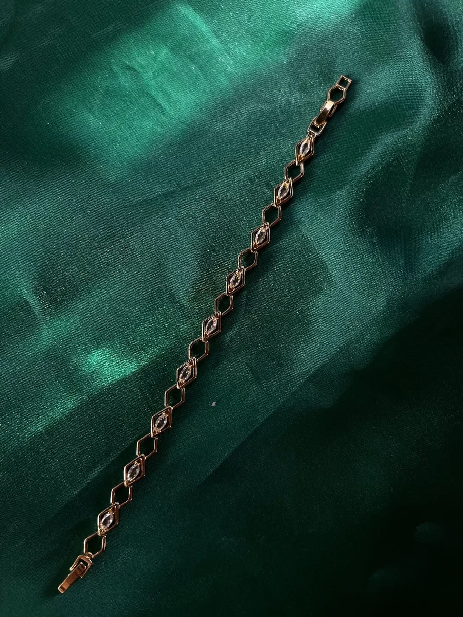 Pulsera Eslabones Rombo con Zirconias en Chapa de Oro 18k — vista 4