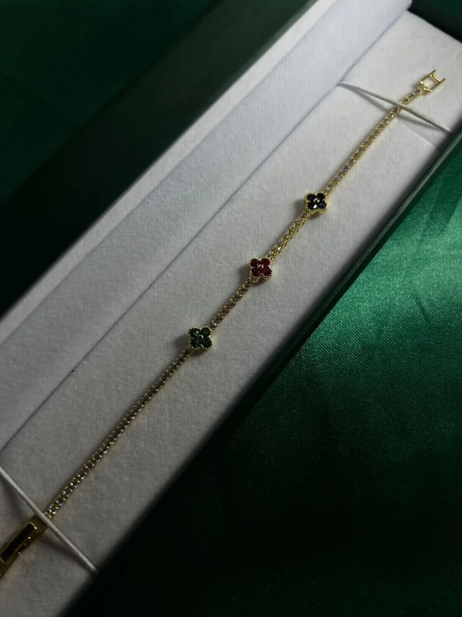 Pulsera Tipo Tenis con Tréboles Chapa de Oro 18k — vista 2