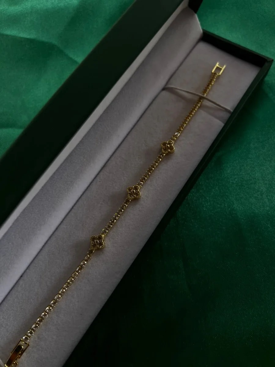 Pulsera Tipo Tenis con Tréboles Chapa de Oro 18k — vista 2