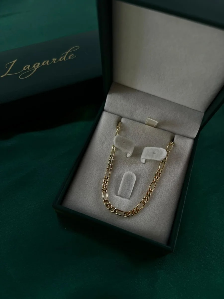 Collar Cadena Eslabón Figaro Chapa de Oro 18k