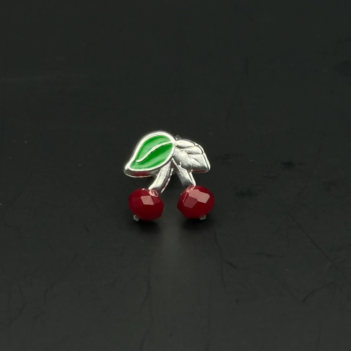 Broquel Cereza 3d de plata .925