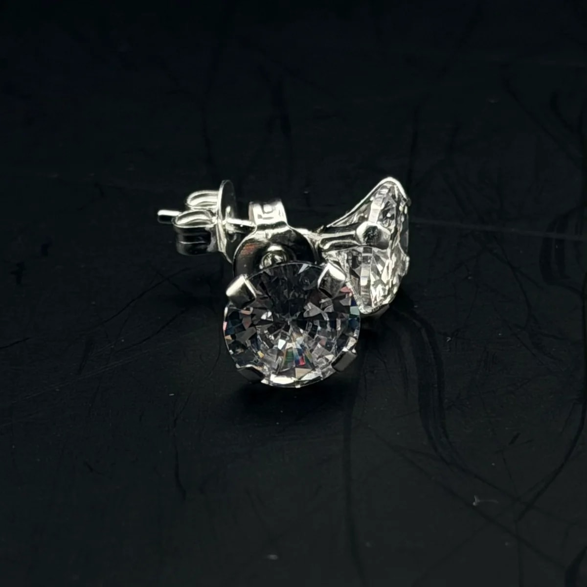 Broquel Zirconia blanca circula 7mm de plata .925