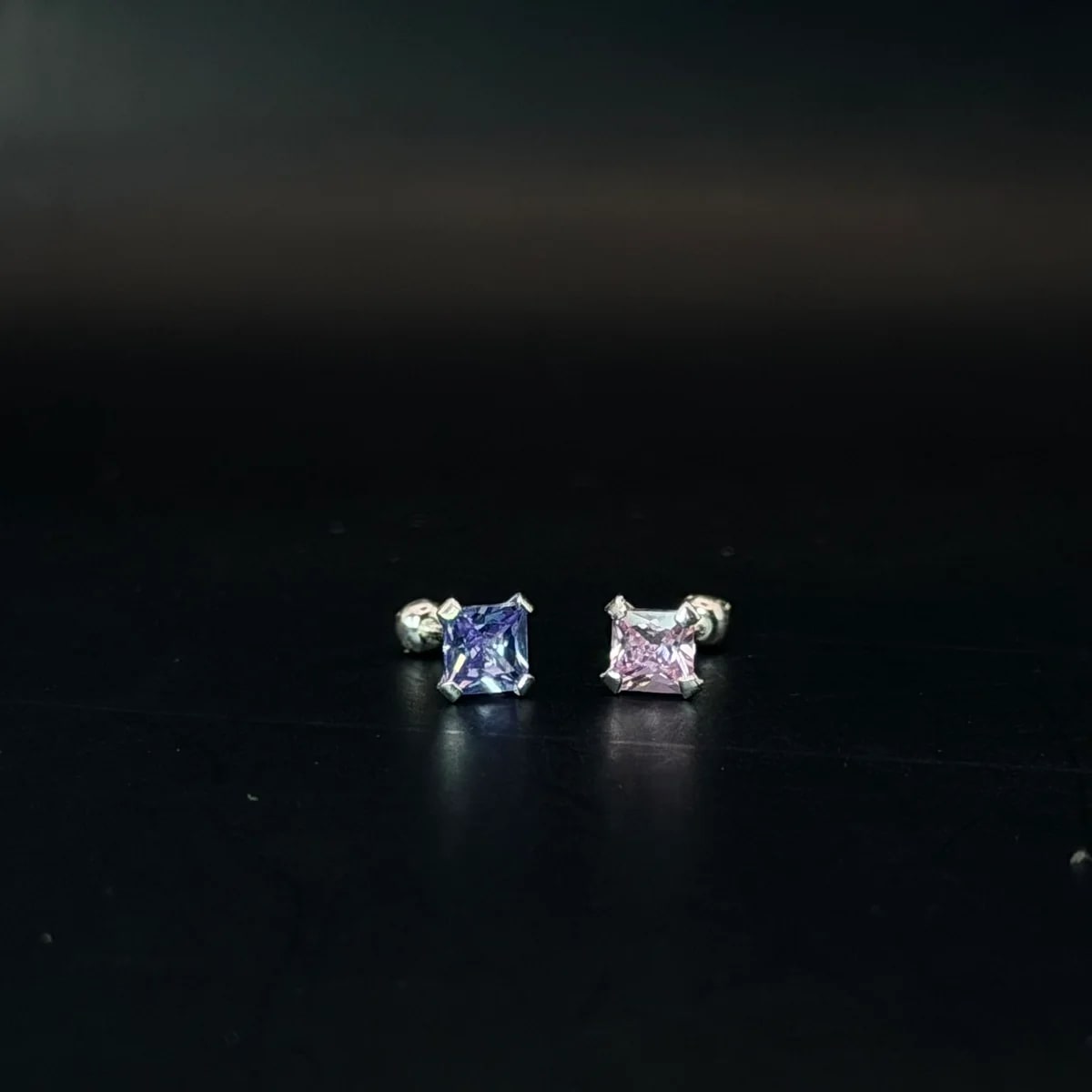 Broquel Zirconia de color cuadrada 4x4mm de plata .925
