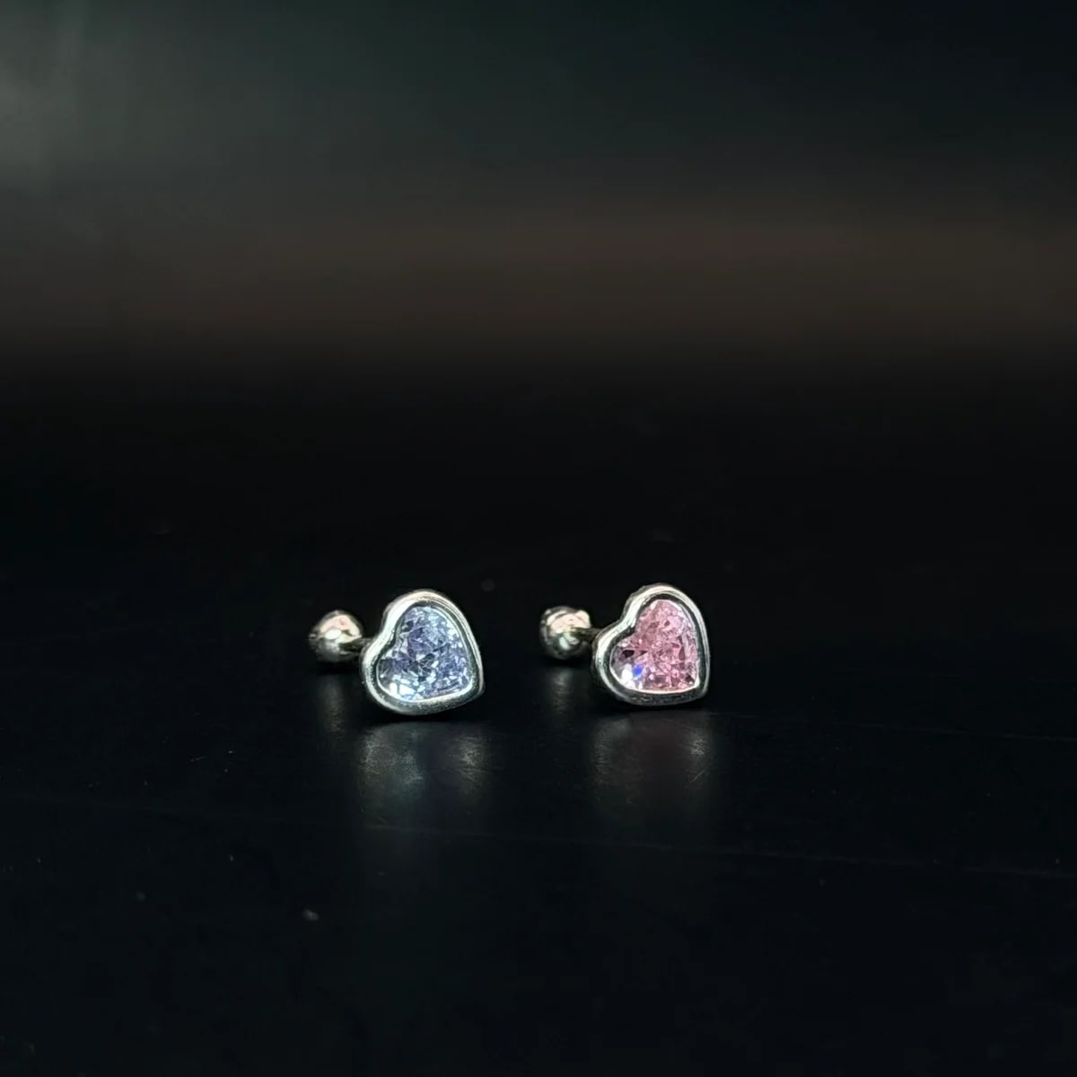 Broquel Zirconia de color corazon con bisel 5mm de plata .925