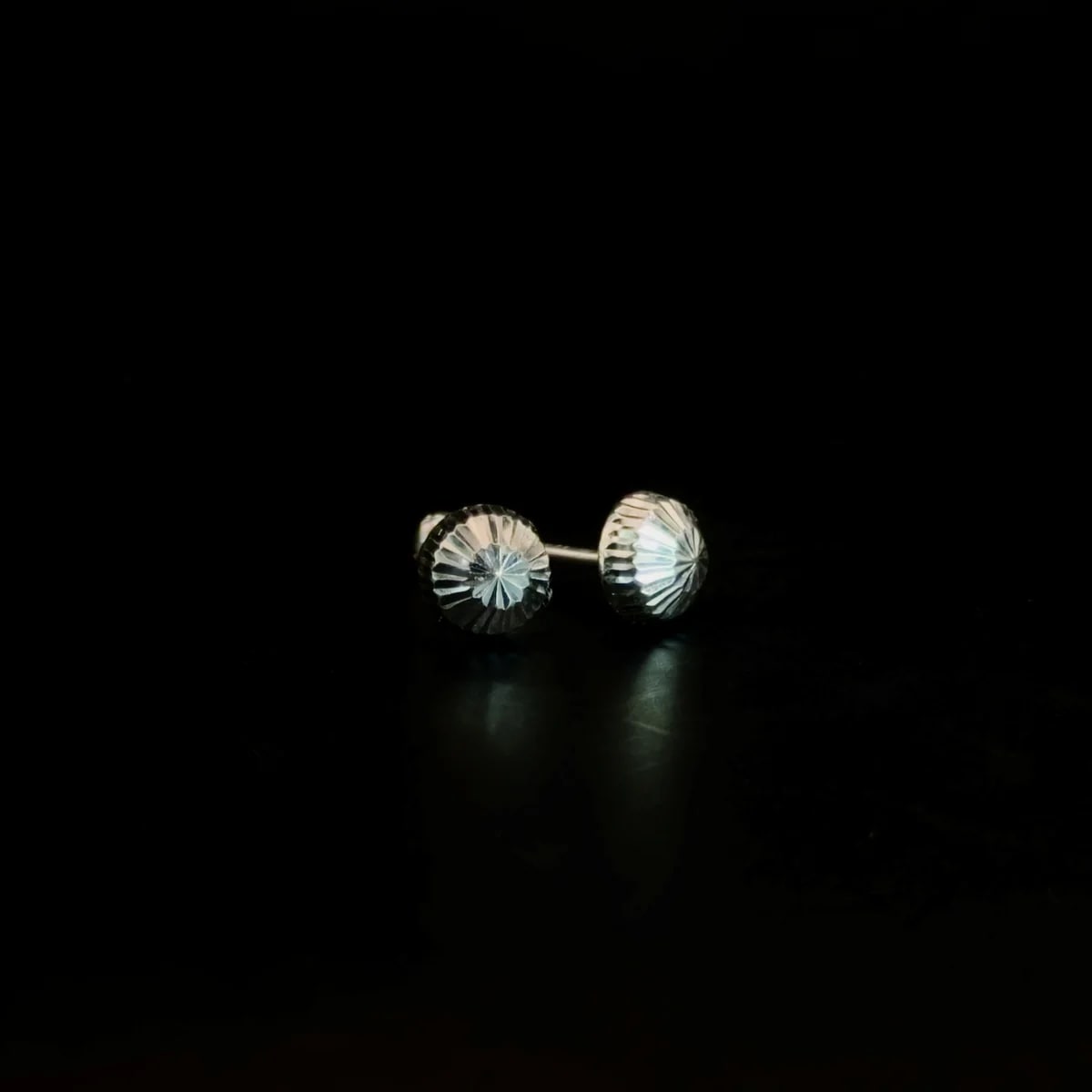 Broquel Hongo diamantado 5.5mm de plata .925