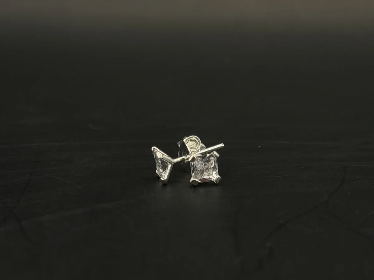 Broquel Zirconia cuadrada 4x4mm de plata .925