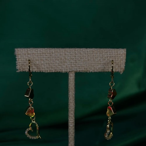 Aretes Largos con Detalle Geométrico en Chapa de Oro 18k