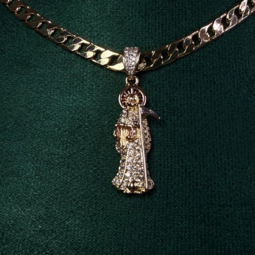Dije Santa Muerte Chapa de Oro 18k con Cristales
