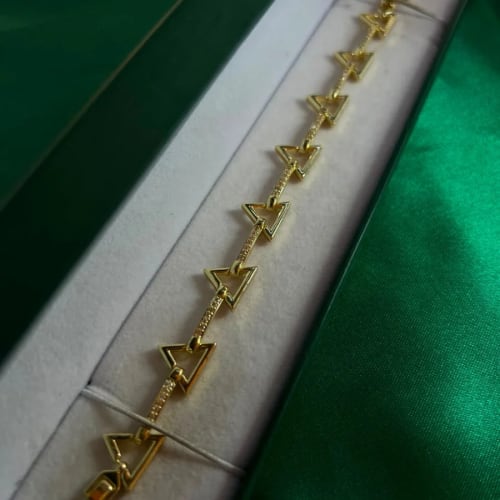 Pulsera Geométrica Triángulos Mosaico en Chapa de Oro