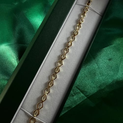 Pulsera Eslabones Rombo con Zirconias en Chapa de Oro 18k