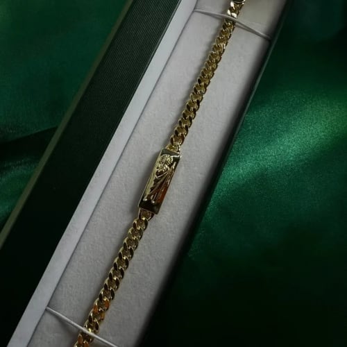 Pulsera Eslabón Cubano con Placa Religiosa Chapa de Oro 18k