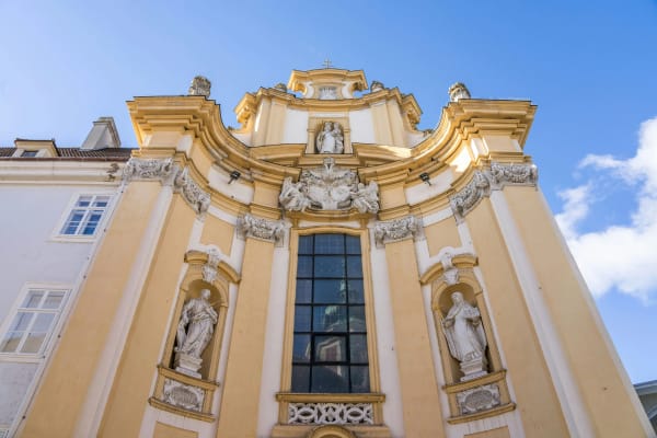 Saint Polten eSIM illustration