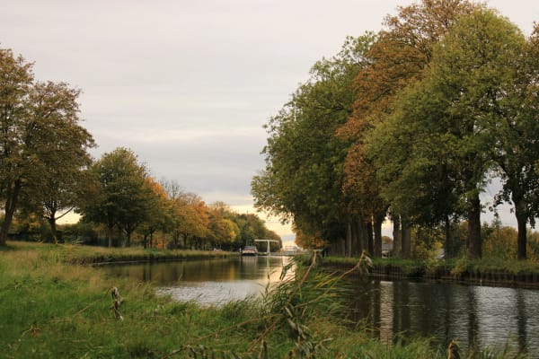 La Louviere eSIM illustration