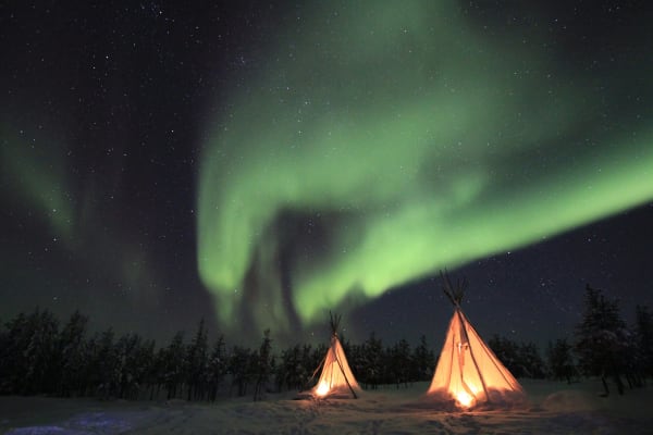 Yellowknife eSIM illustration