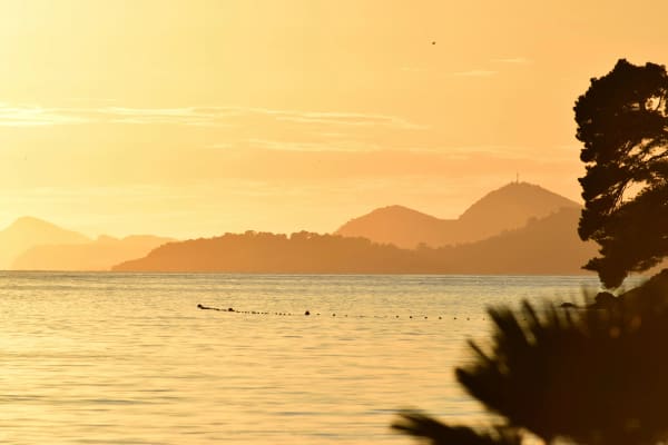 Cavtat eSIM illustration