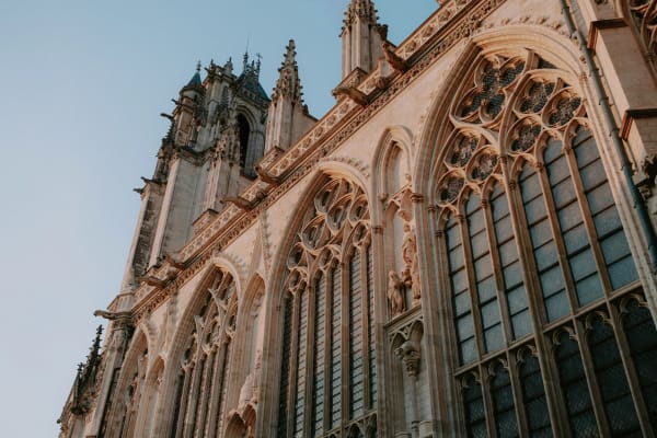 Amiens eSIM illustration