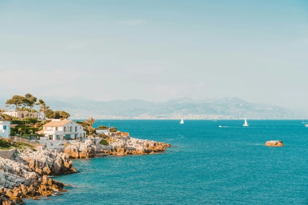Antibes eSIM illustration
