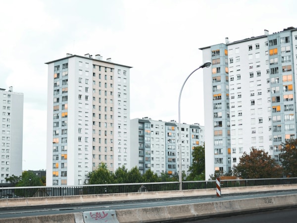 Creteil eSIM illustration