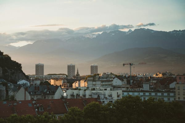 Grenoble eSIM illustration